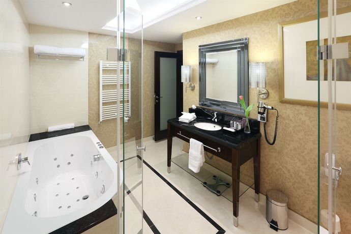 Imagen de la habitación del Hotel Kings Court, Praga. Foto 1