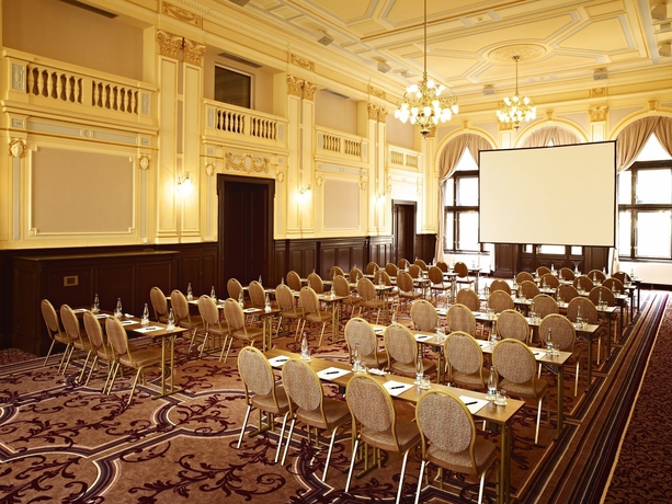 Imagen de los interiores del Hotel Kings Court, Praga. Foto 12