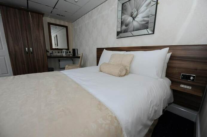 Imagen general del Hotel Kings Croft. Foto 11