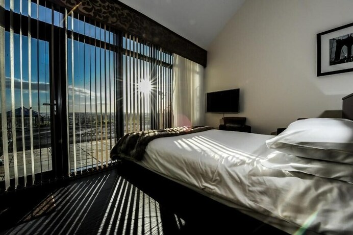 Imagen general del Hotel Kings Croft. Foto 12