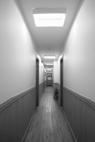 Imagen de los interiores del Hotel Kings Cross Inn. Foto 15