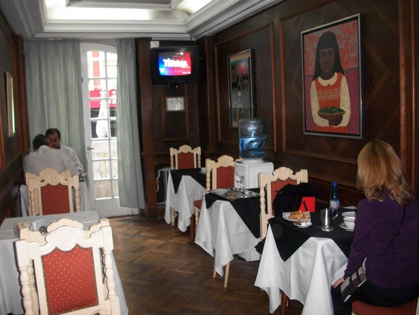 Imagen del bar/restaurante del Hotel King's. Foto 1