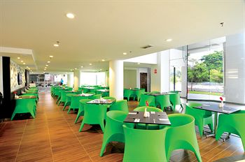 Imagen del bar/restaurante del Hotel Kings Green Hotel City Center Melaka. Foto 1