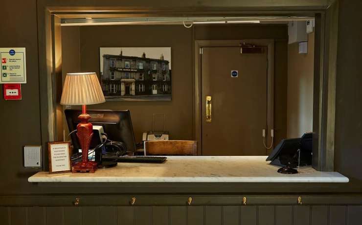 Imagen de los interiores del Hotel King\'s Head by Greene King Inns. Foto 19