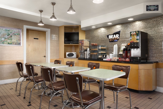 Imagen del bar/restaurante del Hotel Kings House Motor. Foto 2