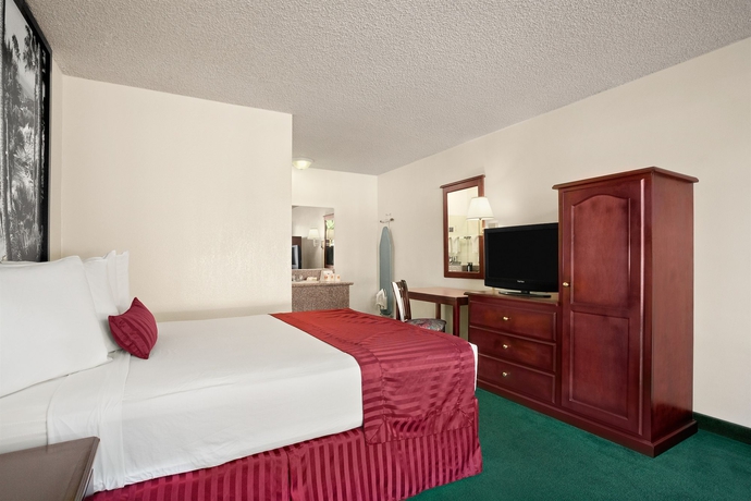 Imagen de la habitación del Hotel Kings Inn Anaheim At The Park and Convention Center. Foto 2