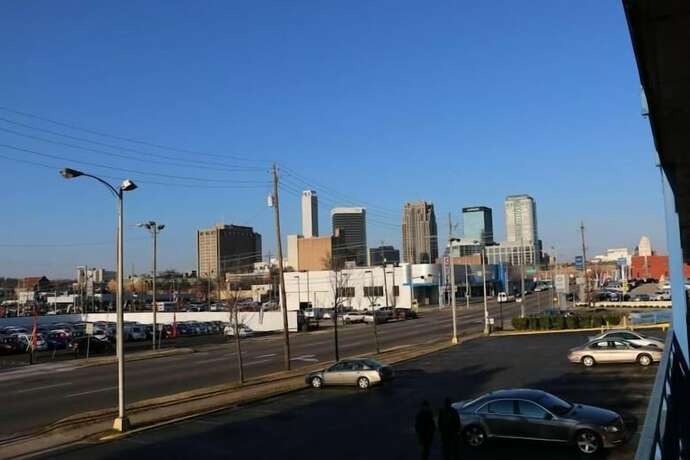 Imagen general del Hotel Kings Inn Civic Center Uab. Foto 3