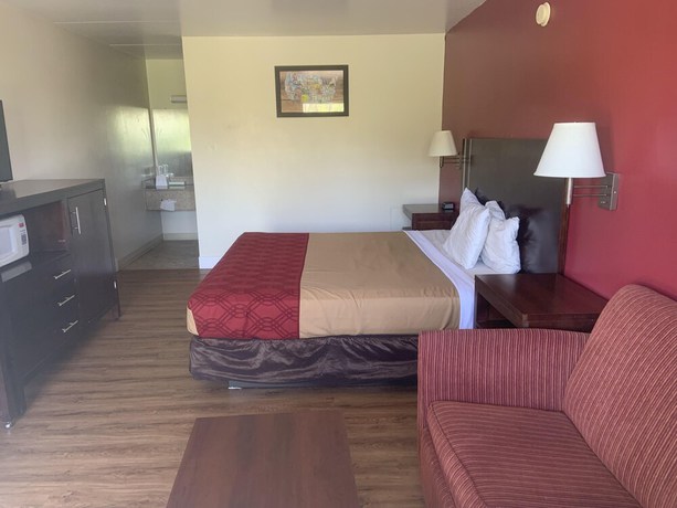 Imagen de la habitación del Hotel Kings Inn Motel. Foto 5