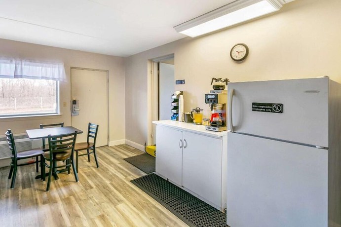 Imagen del bar/restaurante del Hotel Kings Inn Motel. Foto 4