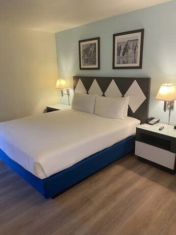 Imagen de la habitación del Hotel Kings Inn San Diego. Foto 15