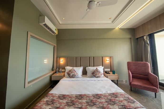 Imagen general del Hotel Kings Kraft Pinewood Ssan Gir. Foto 7