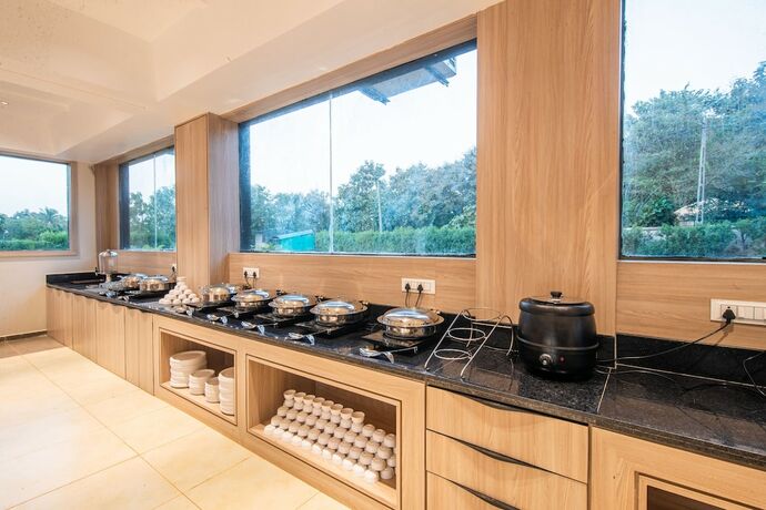 Imagen general del Hotel Kings Kraft Pinewood Ssan Gir. Foto 13