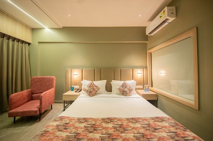 Imagen general del Hotel Kings Kraft Pinewood Ssan Gir. Foto 15