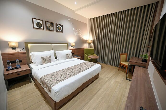 Imagen general del Hotel Kings Kraft The Park Executive. Foto 3