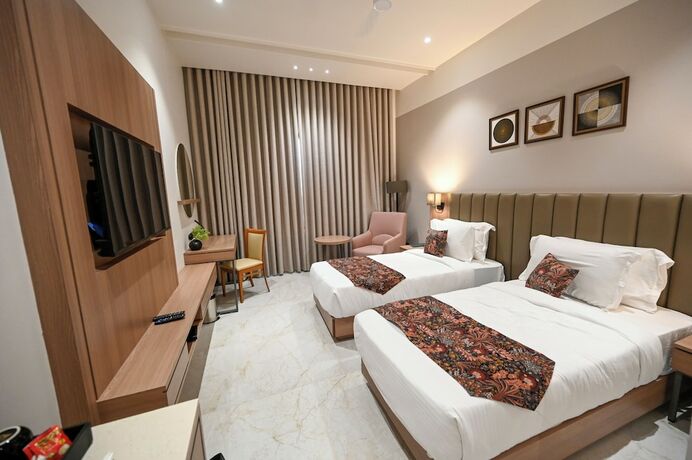 Imagen general del Hotel Kings Kraft The Park Executive. Foto 5