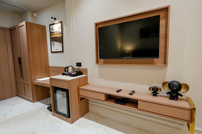 Imagen general del Hotel Kings Kraft The Park Executive. Foto 6