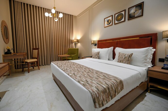 Imagen general del Hotel Kings Kraft The Park Executive. Foto 8