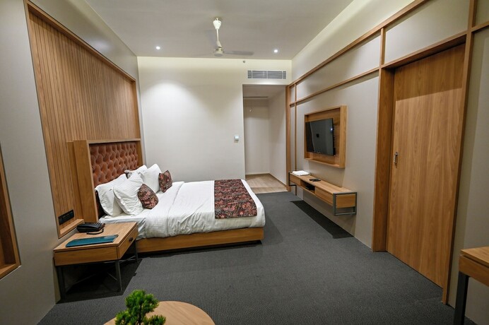 Imagen general del Hotel Kings Kraft The Park Executive. Foto 13