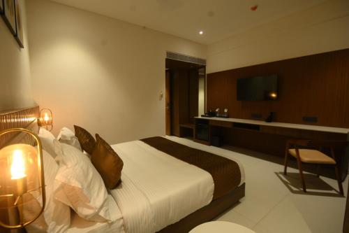 Imagen general del Hotel Kings Kraft Tremezzo Inn, Somnath. Foto 4