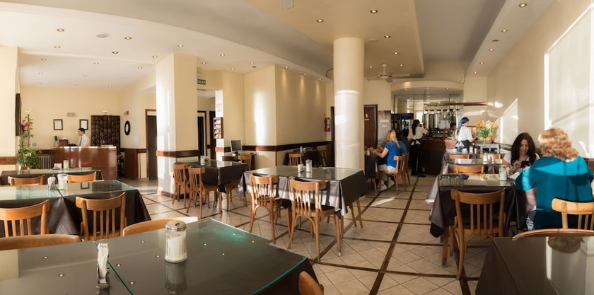 Imagen del bar/restaurante del Hotel Kings, Mar del Plata. Foto 4