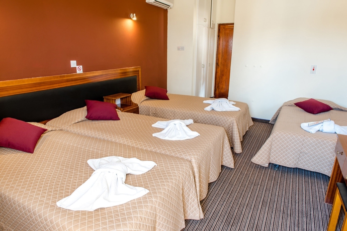 Imagen de la habitación del Hotel Kings, Paphos. Foto 7