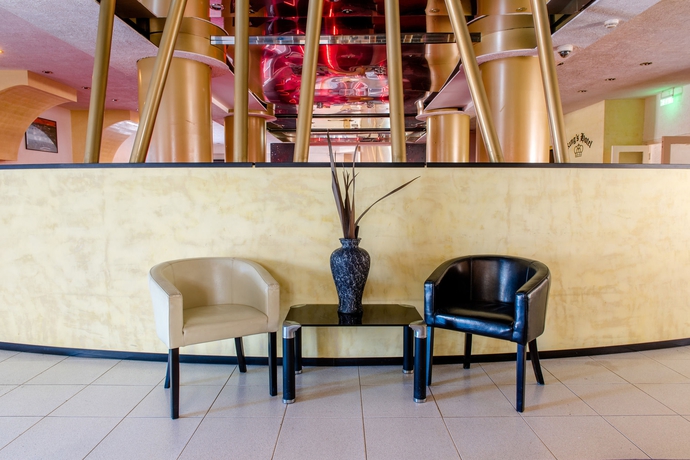 Imagen de los interiores del Hotel Kings, Paphos. Foto 12