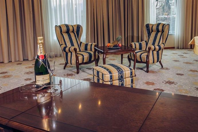 Imagen de los interiores del Hotel King's Park. Foto 6