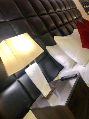 Imagen de la habitación del Hotel Kings Park. Foto 7