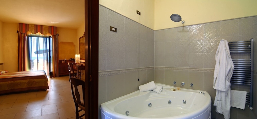 Imagen de la habitación del Hotel King's Residence, Palinuro. Foto 16