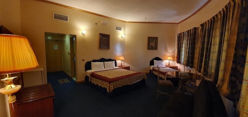 Imagen de la habitación del Hotel Kings Square. Foto 11