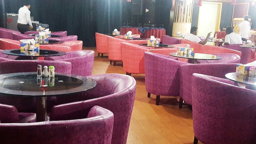 Imagen del bar/restaurante del Hotel Kings Square. Foto 6