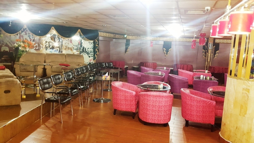Imagen del bar/restaurante del Hotel Kings Square. Foto 7