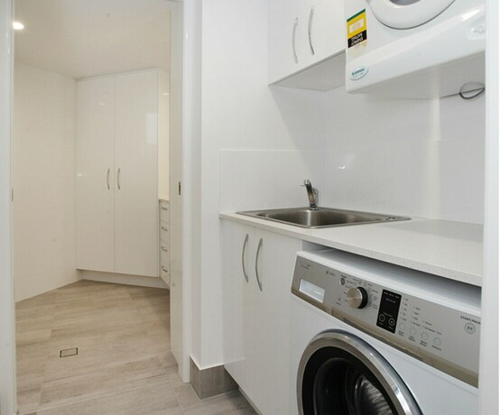 Imagen de la habitación del Hotel Kings Way Apartments. Foto 24