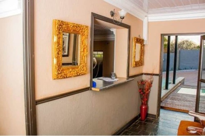 Imagen de los interiores del Hotel Kings and Gallery. Foto 16