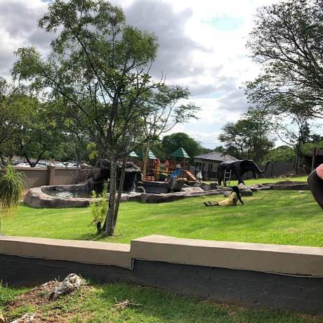 Imagen de los exteriores del Hotel Kings and Gallery. Foto 15