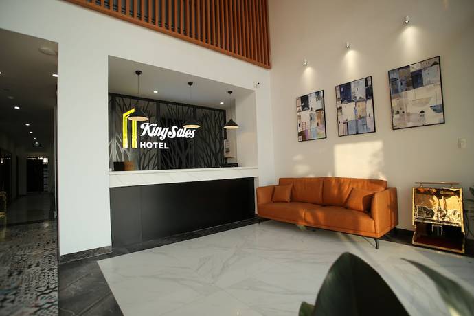 Imagen de los interiores del Hotel Kingsales. Foto 16