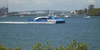 Imagen de los exteriores del Hotel Kingsford Riverside Inn. Foto 8