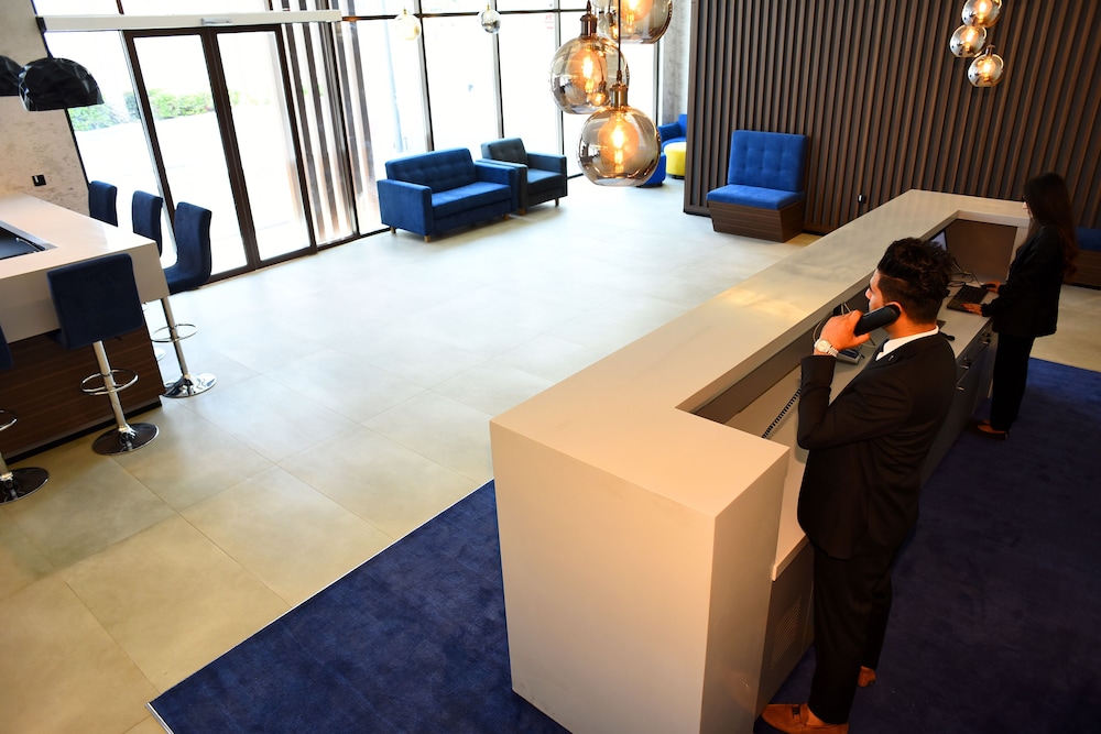 Imagen de los interiores del Hotel Kingsgate Canal Hotel. Foto 18