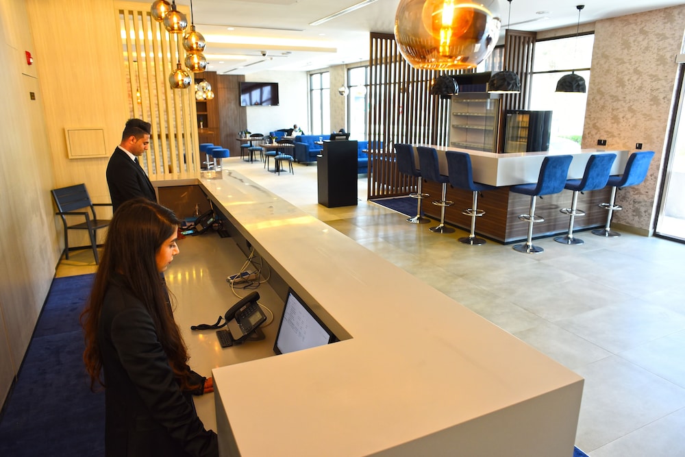 Imagen de los interiores del Hotel Kingsgate Canal Hotel. Foto 20