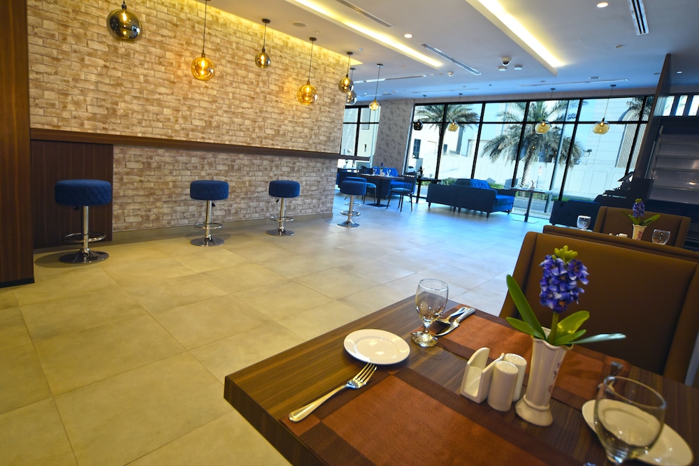 Imagen del bar/restaurante del Hotel Kingsgate Canal Hotel. Foto 5