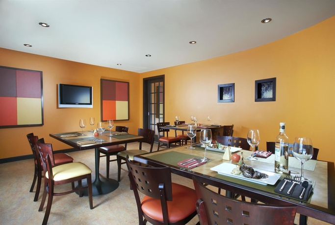 Imagen del bar/restaurante del Hotel Kingston Market Square. Foto 3