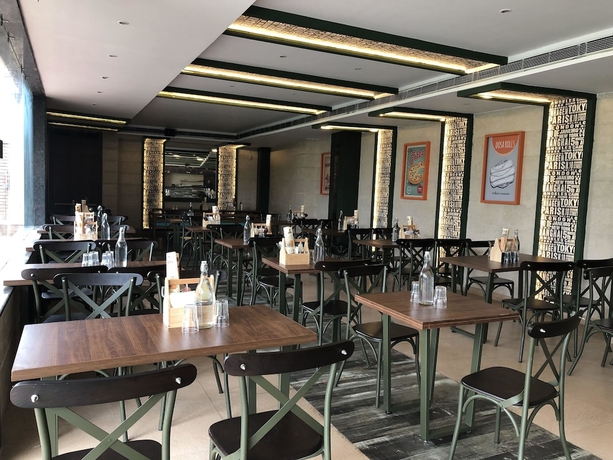 Imagen del bar/restaurante del Hotel Kingston Resort. Foto 2