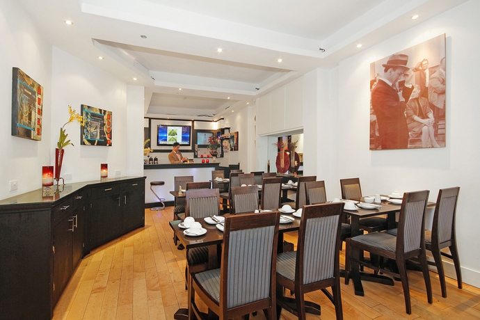 Imagen del bar/restaurante del Hotel Kingsway Park At Park Avenue. Foto 2