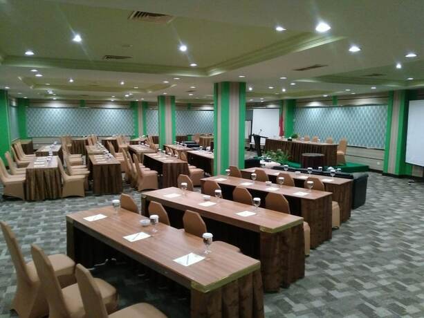 Imagen de los interiores del Hotel Kini. Foto 11