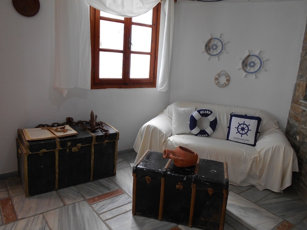 Imagen de los interiores del Hotel Kinira Beach. Foto 19