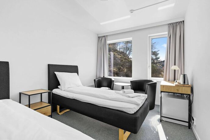 Imagen general del Hotel Kinn l Flor&oslash;. Foto 3