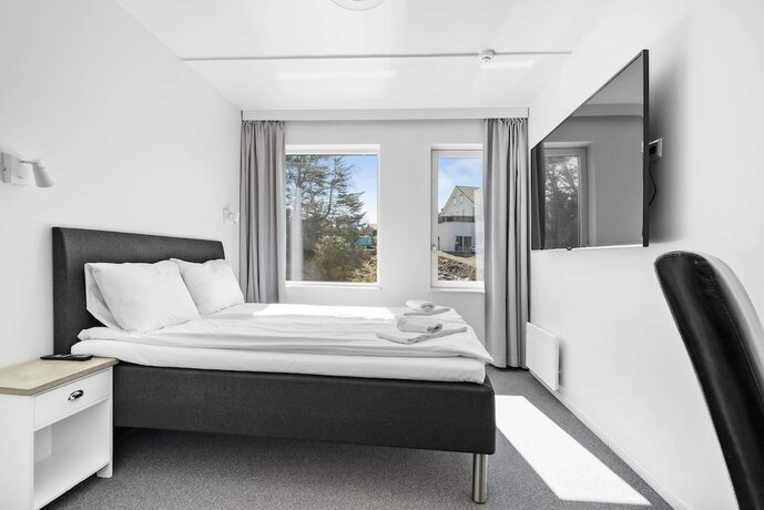 Imagen general del Hotel Kinn l Flor&oslash;. Foto 13