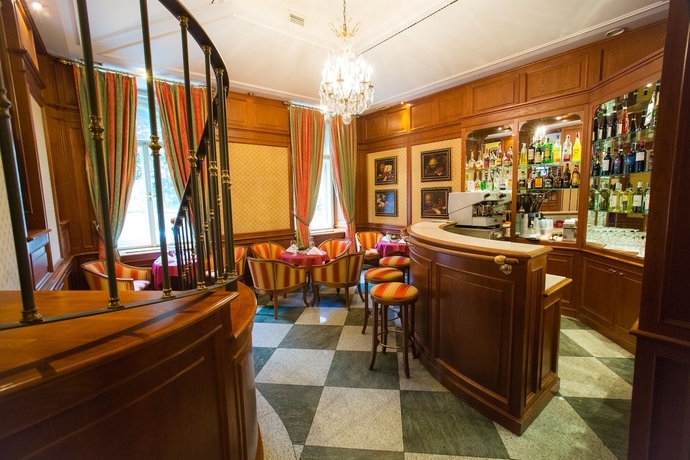 Imagen del bar/restaurante del Hotel Kinsky Fountain. Foto 4