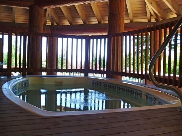 Imagen de la piscina del Hotel Kintla Lodge. Foto 8