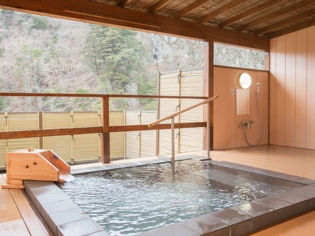 Imagen de los interiores del Hotel Kinugawa Royal. Foto 15
